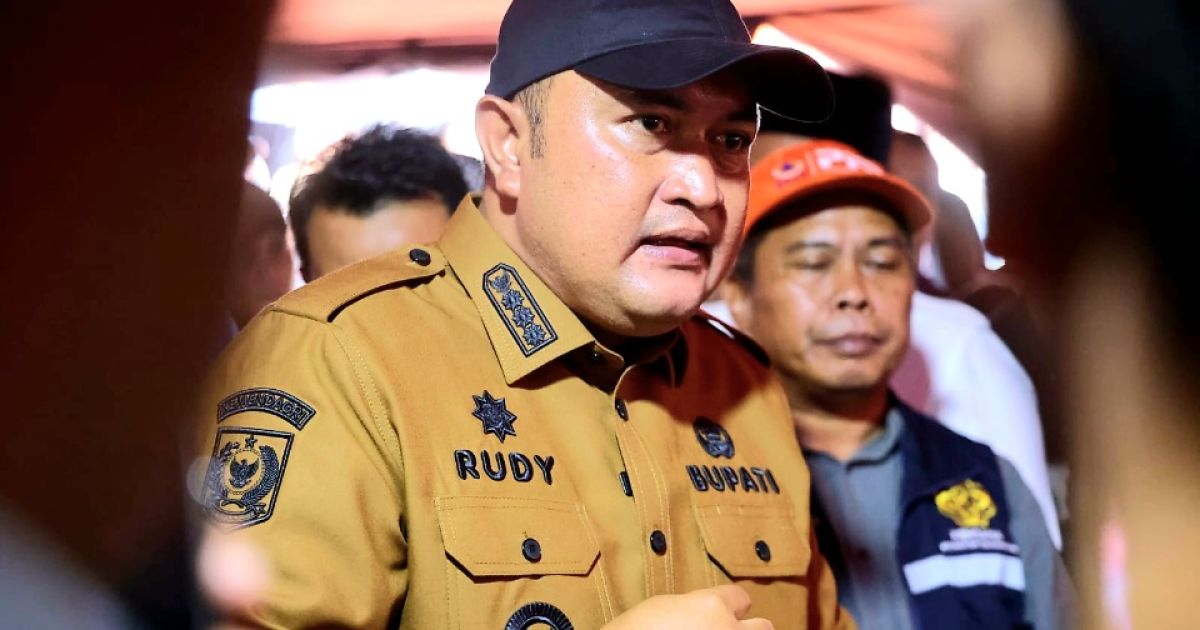 Bupati Bogor Pastikan Warga Terdampak Pergeseran Tanah di Sukamakmur Tak Ditinggal Pemerintah