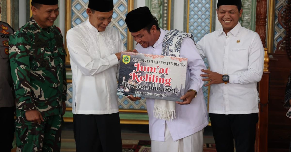 Wabup Bogor Salurkan Bantuan Rp100 Juta untuk Masjid Sukajaya, Tekankan Gotong Royong dan Keamanan Lingkungan