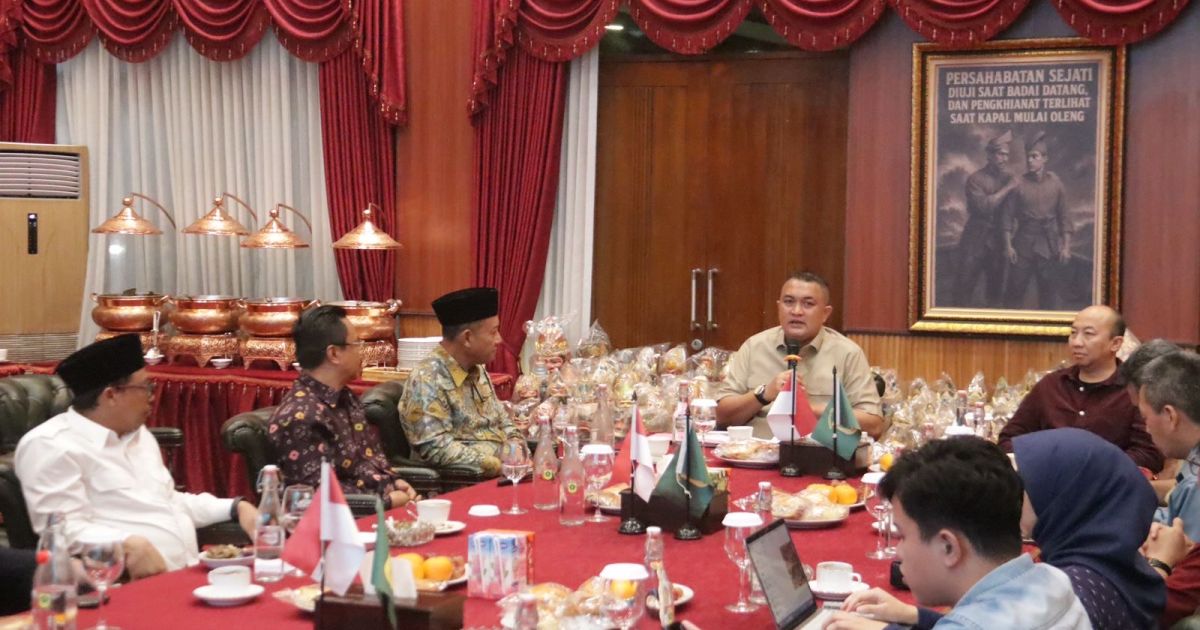 Bupati Bogor, Rudy Susmanto saat menerima kegiatan audiensi MUI RI di Pendopo Bupati Bogor, Cibinong, Selasa, 10 Februari 2026.