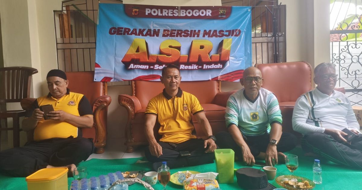 Jelang Ramadhan 2026, Polisi Cibungbulang Bersihkan Masjid dan Pasang CCTV, Miras dan Warung Buka Siang Bakal Dirazia