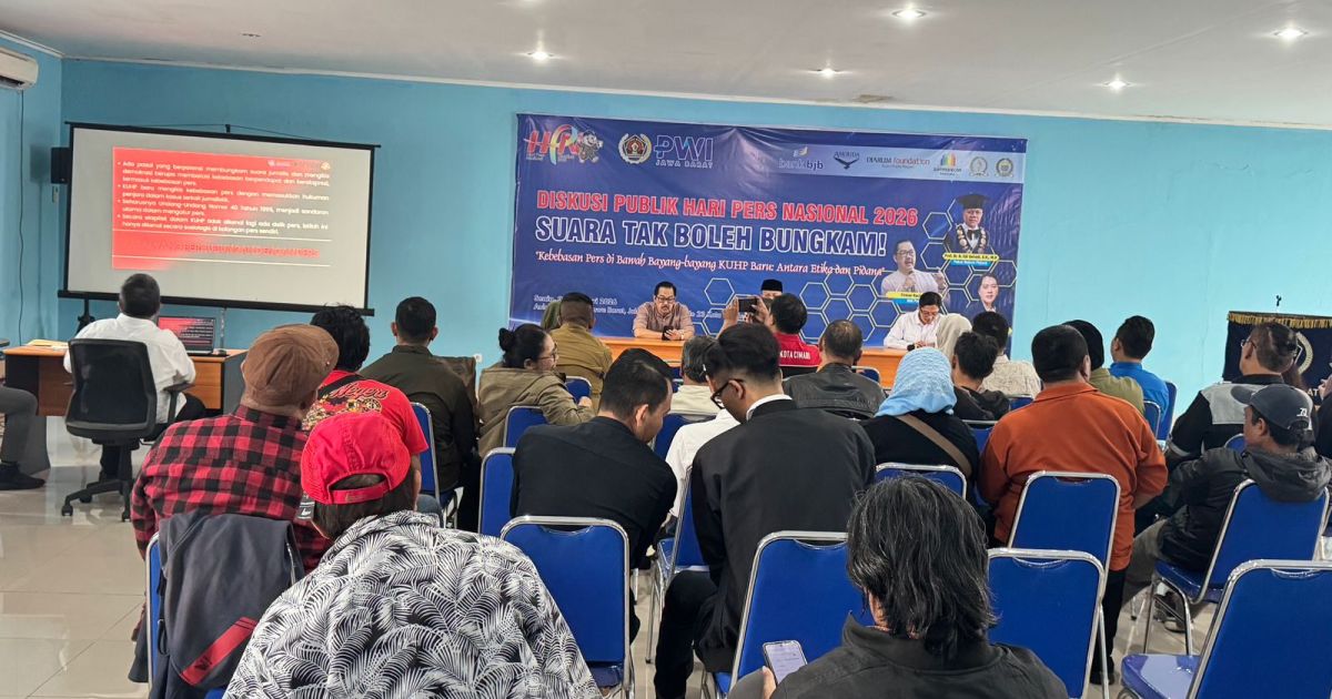 PWI Jabar menggelar diskusi bertajuk dampak Kitab Undang-Undang Hukum Pidana (KUHP) baru terhadap kemerdekaan pers di Aula PWI Jabar, Kota Bandung, Senin, 23 Februari 2026.