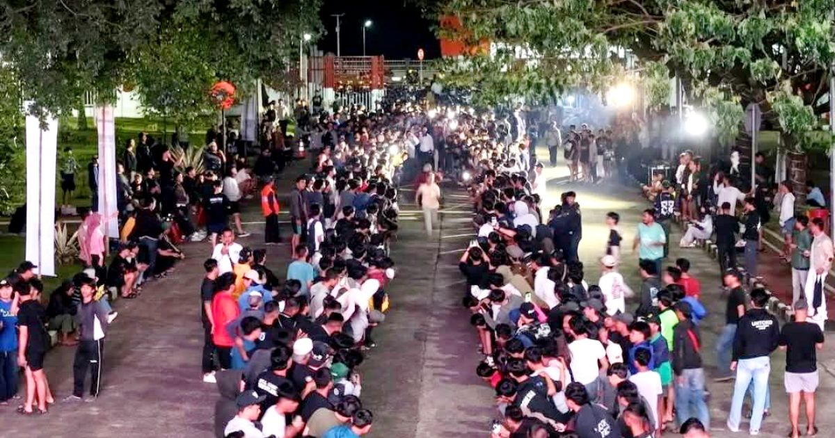 Dash Run di Stadion Pakansari diserbu ratusan peserta dari seluruh Kabupaten Bogor. Bupati Bogor, Rudy Susmanto mengapresiasi semangat generasi muda, yang mengikuti ajang yang akan digelar rutin setiap malam minggu hingga 14 Maret 2026.