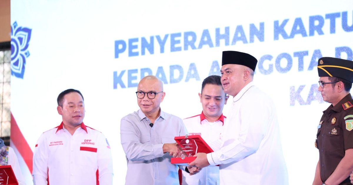 Bupati Bogor, Rudy Susmanto bersama Jaksa Agung Muda Intelijen sekaligus Dewan Pengawas Abpednas, Reda Manthovani saat hadir dalam Rapat Koordinasi BPD Kabupaten Bogor di Lapangan Tenis Indoor Kapten Muslihat, Gelora Pakansari, Jumat, 6 Maret 2026.