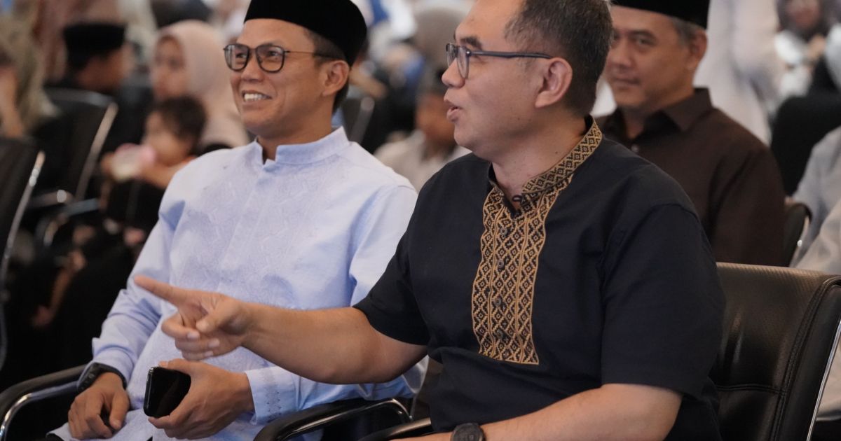 Sekretaris Daerah Kabupaten Bogor, Ajat Rochmat Jatnika, selaku Ketua Dewan Pengawas Perumda Air Minum Tirta Kahuripan menghadiri acara HUT PDAM Tirta Kahuripan yang Ke-45 Tahun (Jef)