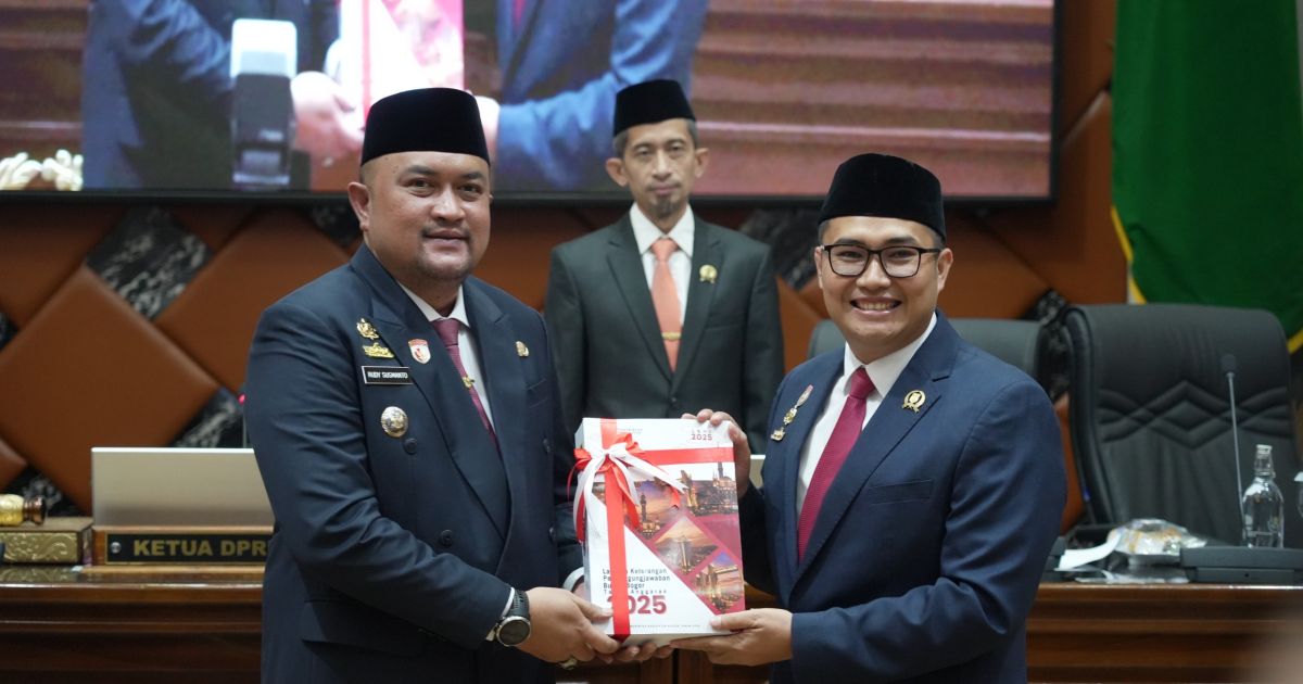 Bupati Bogor, Rudy Susmanto dan Ketua DPRD Kabupaten Bogor, Sastra Winara.