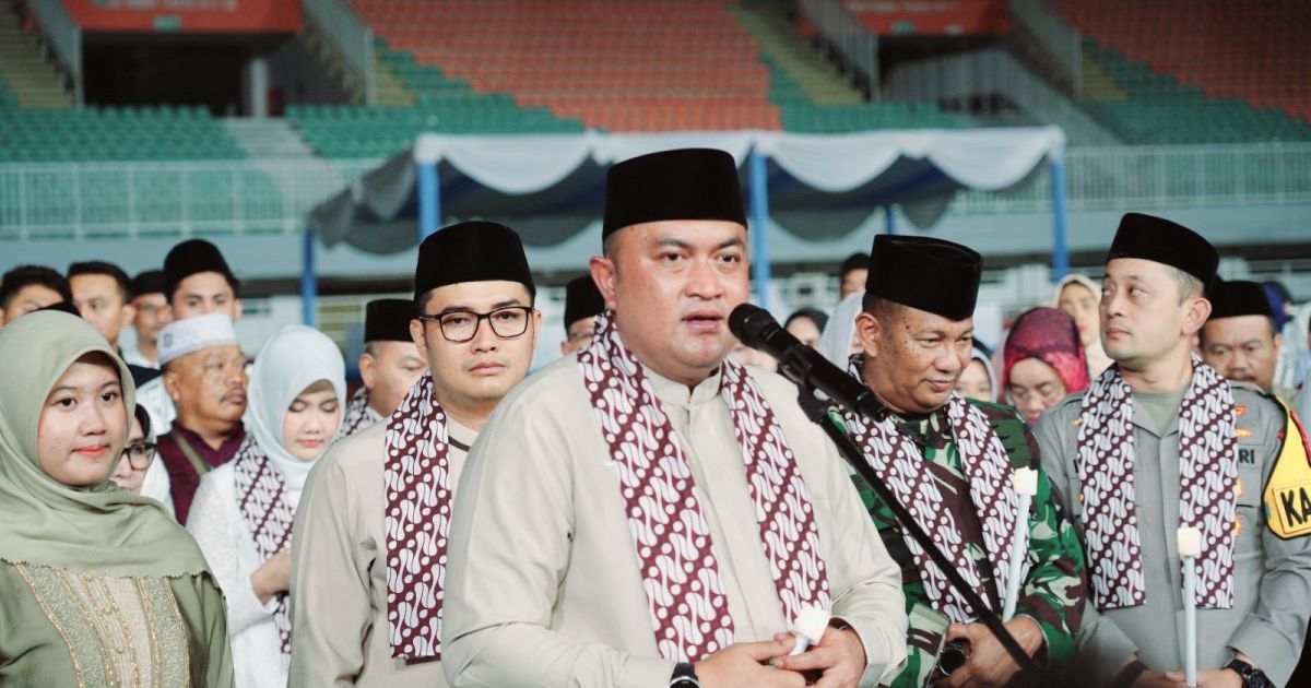 Ribuan Warga Bogor Tumpah Ruah di Pawai Obor Malam Takbiran, Bupati Rudy Susmanto Soroti Persatuan di Tengah Arus Mudik