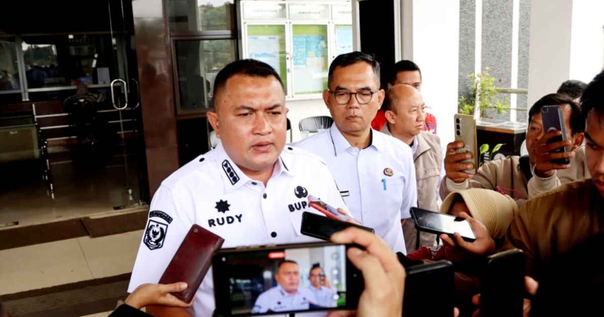 Bupati Bogor, Rudy Susmanto.