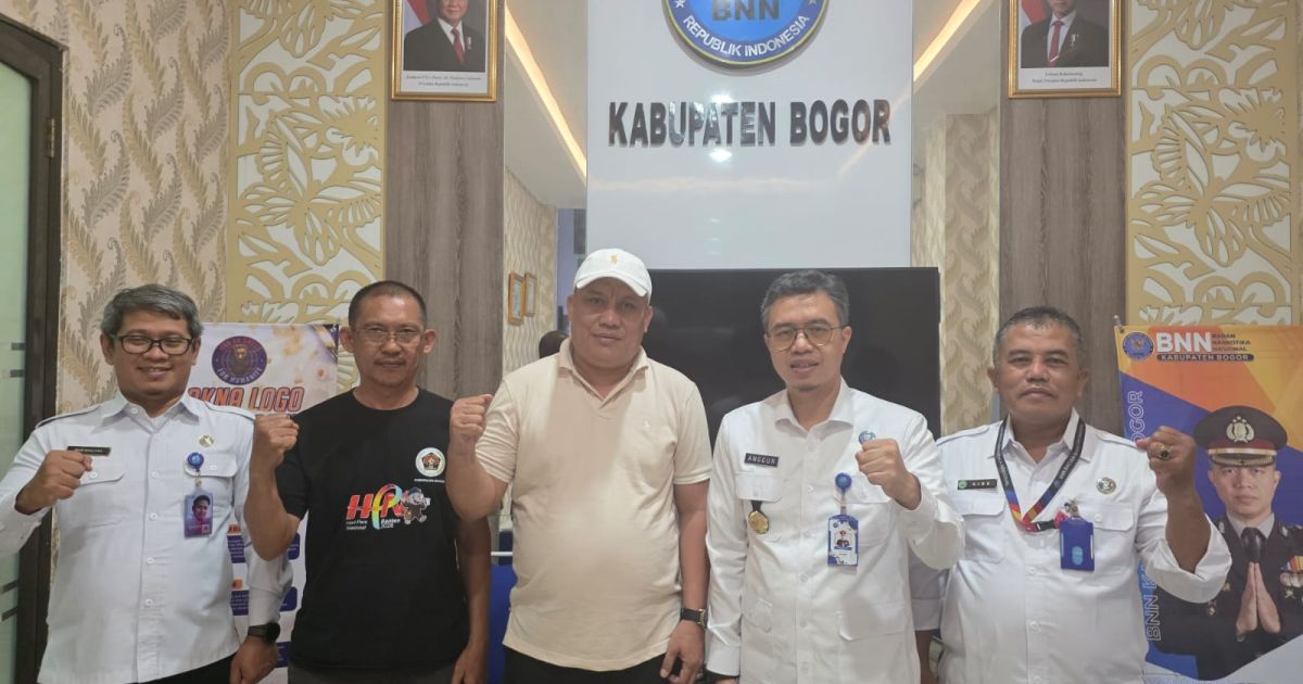 Ketua PWI Kabupaten Bogor,  Dedy Firdaus bersama Kepala Badan Narkotika Nasional Kabupaten Bogor, Kombes Pol. Anggun Cahyono siap kolaborasi gelar tes urine massal.