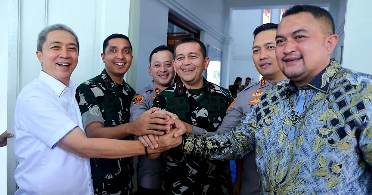 Bogor Bergerak Cepat! TNI Turun Tangan Bangun Jembatan & Dorong Makan Gratis hingga Pelosok