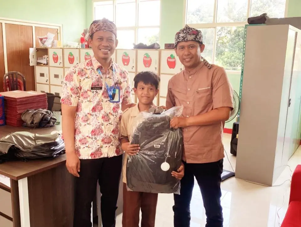 Bupati Bogor Salurkan Bantuan Perlengkapan Sekolah untuk 5.500 Siswa SDN Kategori Afirmasi
