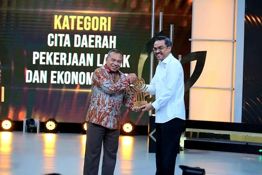 Bupati Bogor Raih Penghargaan Cita Daerah Pekerjaan Layak dan Ekonomi Lokal di Anugerah Cita Negeri 2025