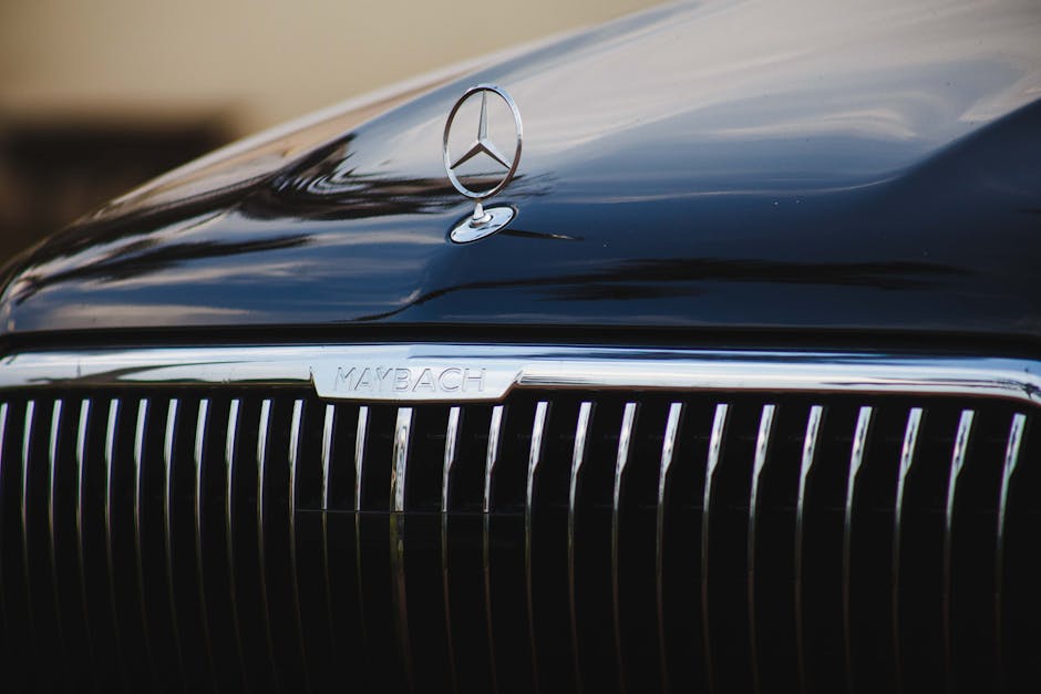 Deretan motor listrik berbagai merek sedang dipamerkan dalam sebuah ajang pameran otomotif nasional.