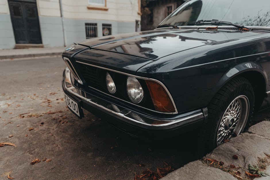 Deretan motor listrik berbagai merek yang dipajang dalam sebuah pameran otomotif nasional.