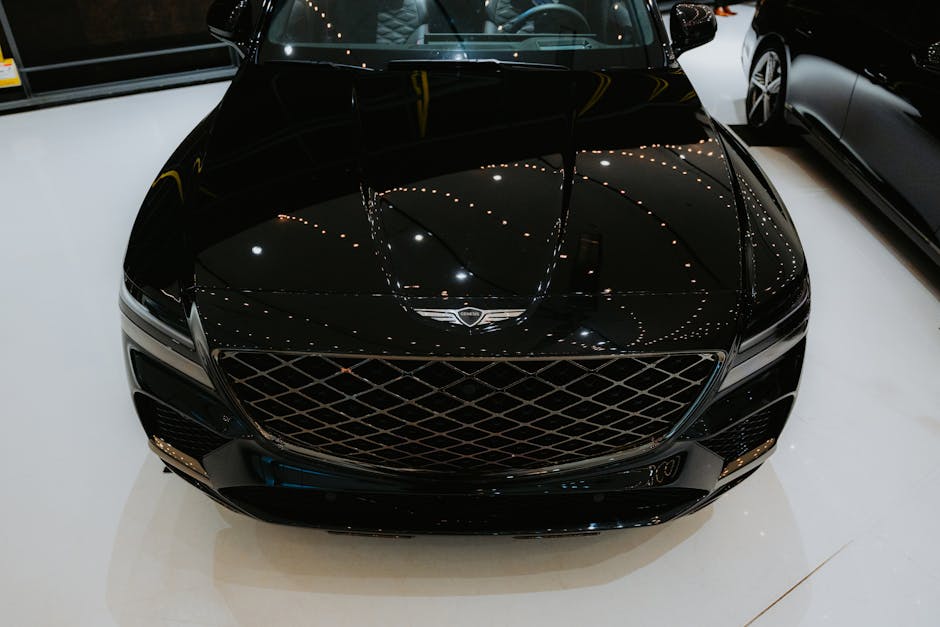 Deretan motor listrik berbagai model dari merek lokal dan internasional sedang dipamerkan dalam sebuah ajang otomotif nasional.