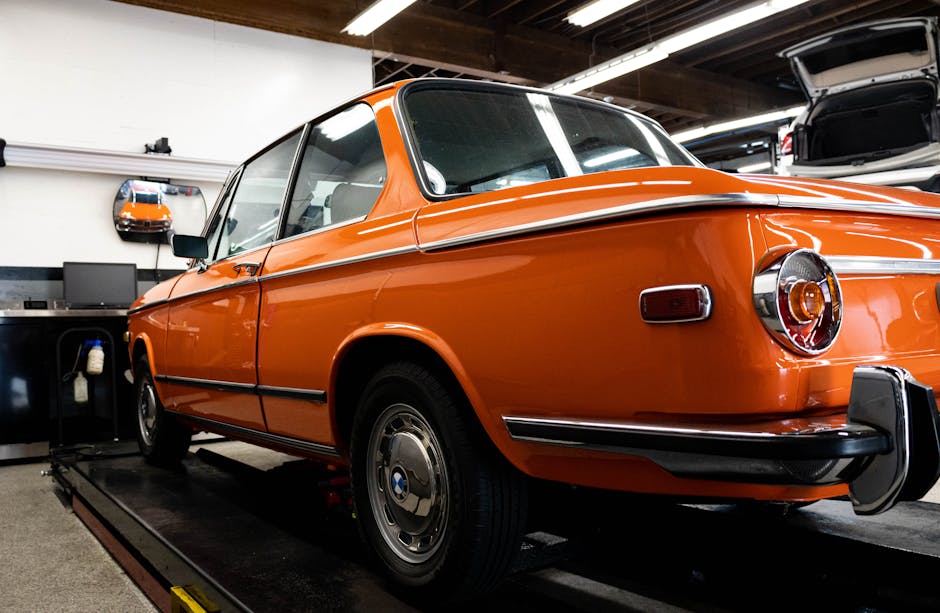 Deretan motor listrik berbagai merek yang sedang dipajang dalam sebuah pameran otomotif nasional.